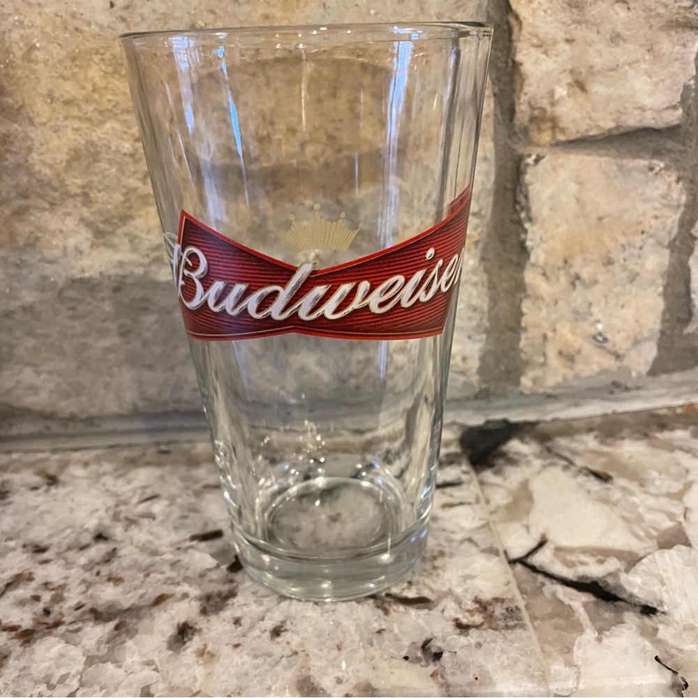 Budweiser Pint Beer Glass Red Bowtie Gold Crown Vintage